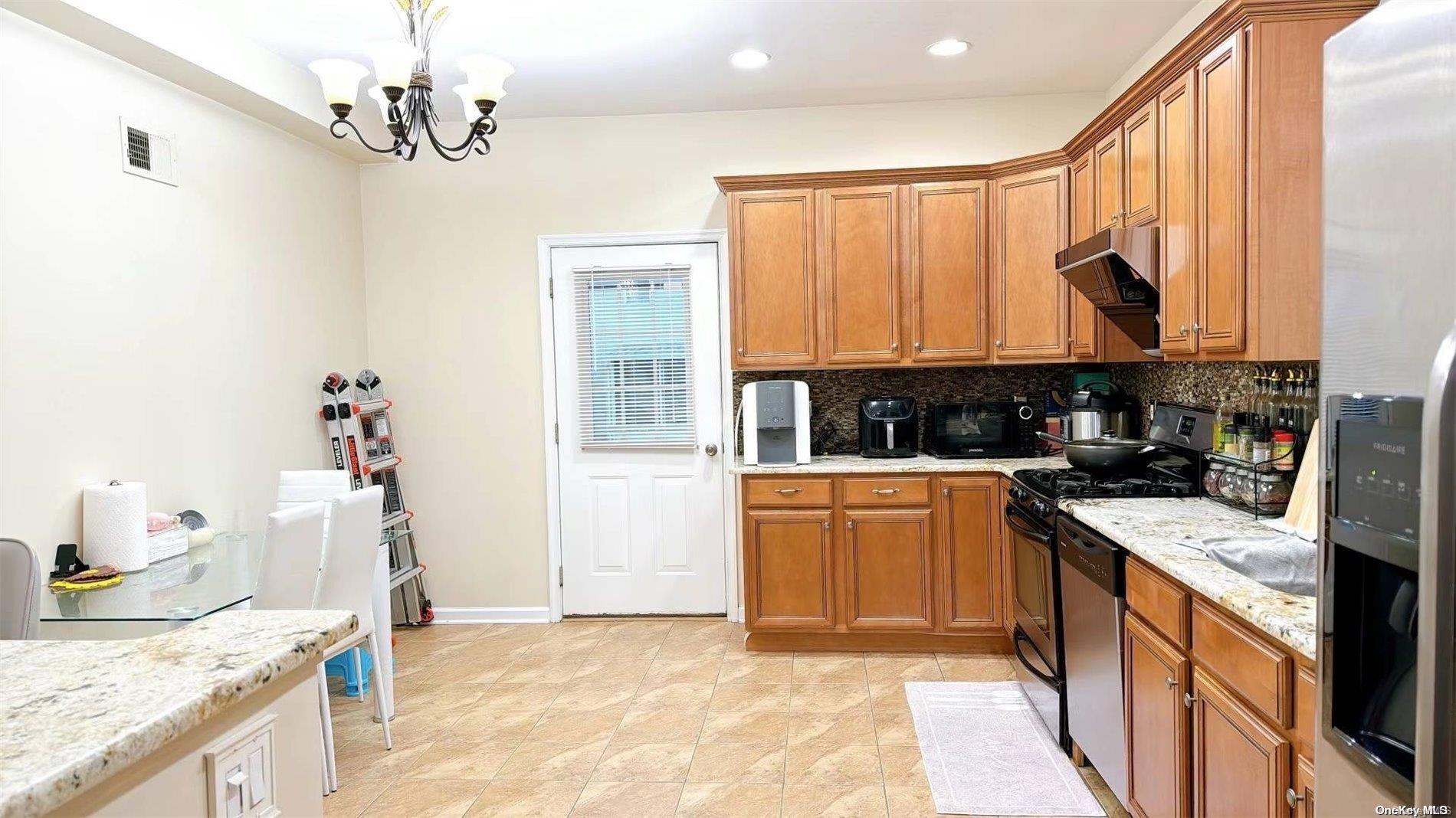 Single Family Mill  Staten Island, NY 10306, MLS-L3593518-5