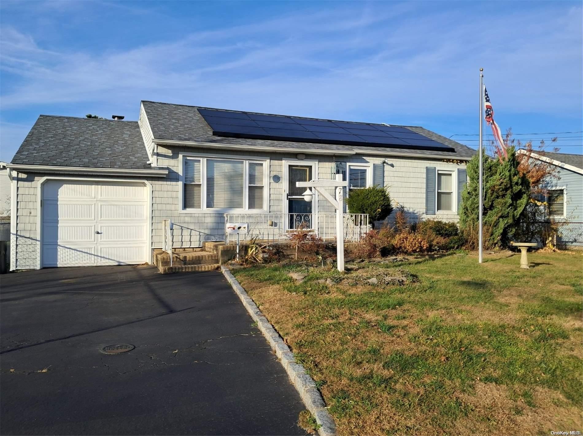 Single Family Seacrest  Suffolk County, NY 11757, MLS-L3593523-2