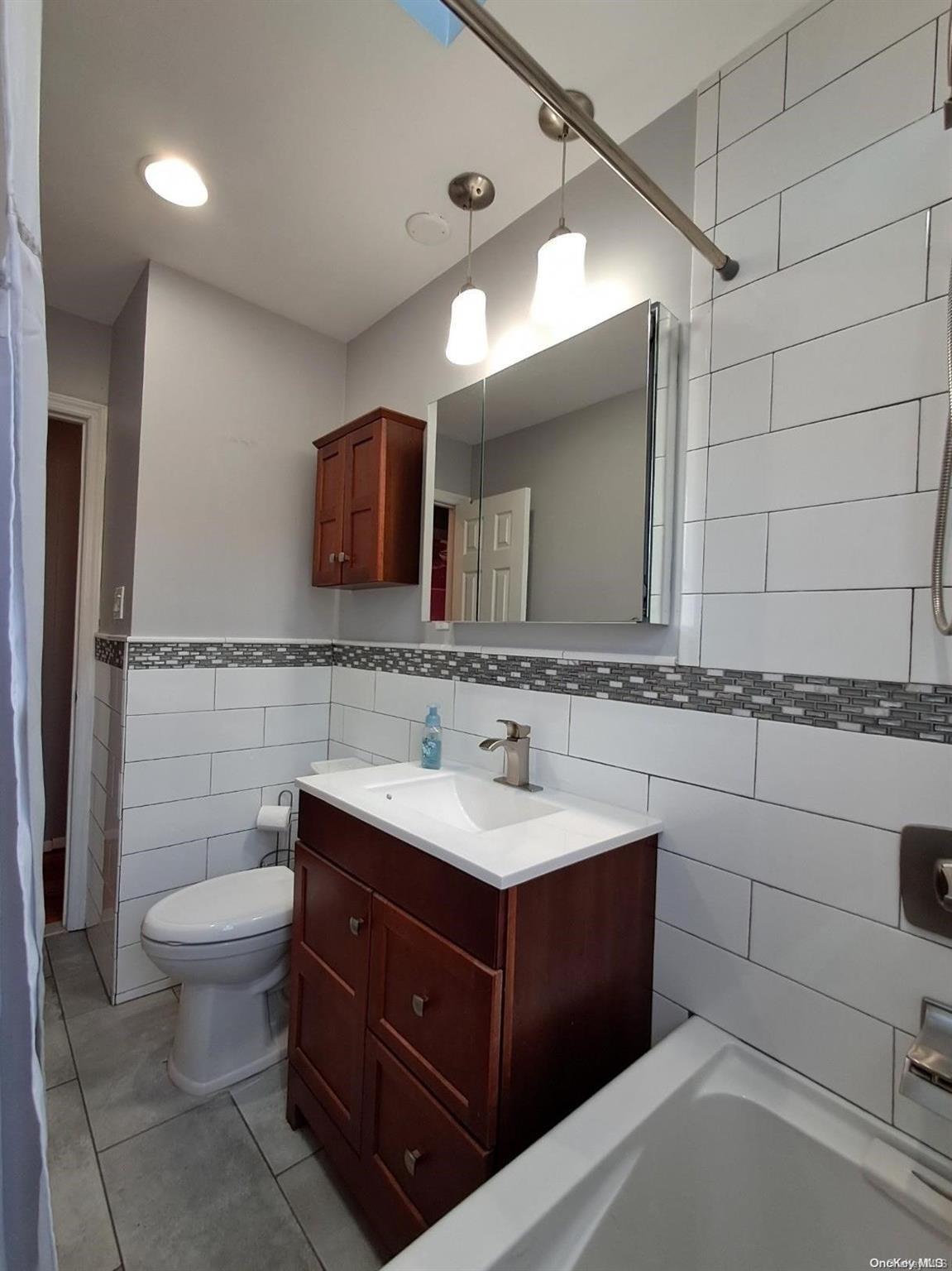 Single Family Seacrest  Suffolk County, NY 11757, MLS-L3593523-8