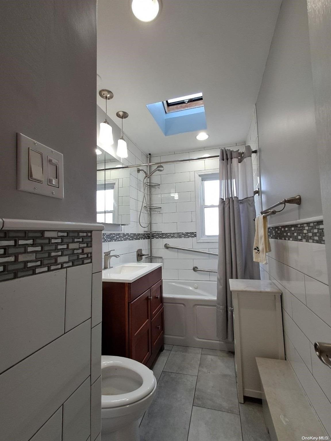 Single Family Seacrest  Suffolk County, NY 11757, MLS-L3593523-9