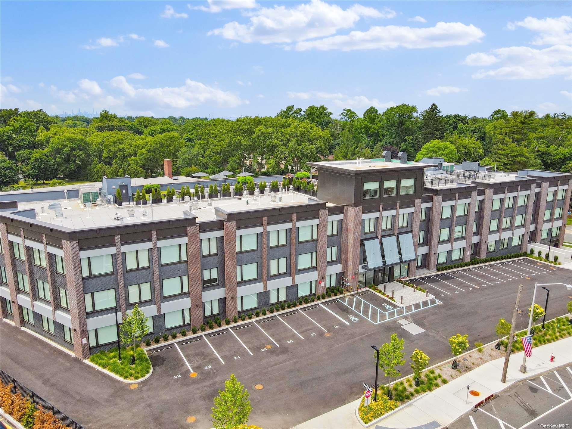 Condo Middle Neck  Nassau County, NY 11021, MLS-L3593554-2