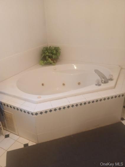 Single Family Margin  Suffolk County, NY 11967, MLS-L3593847-47