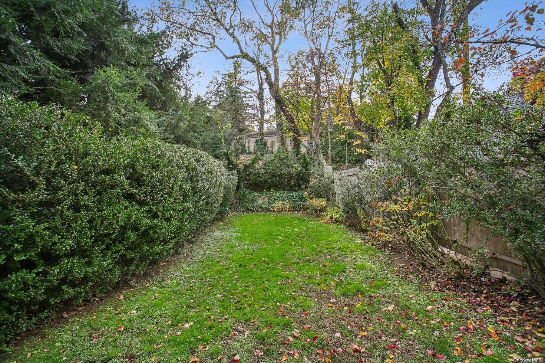 Single Family Davis  Nassau County, NY 11560, MLS-L3593889-15