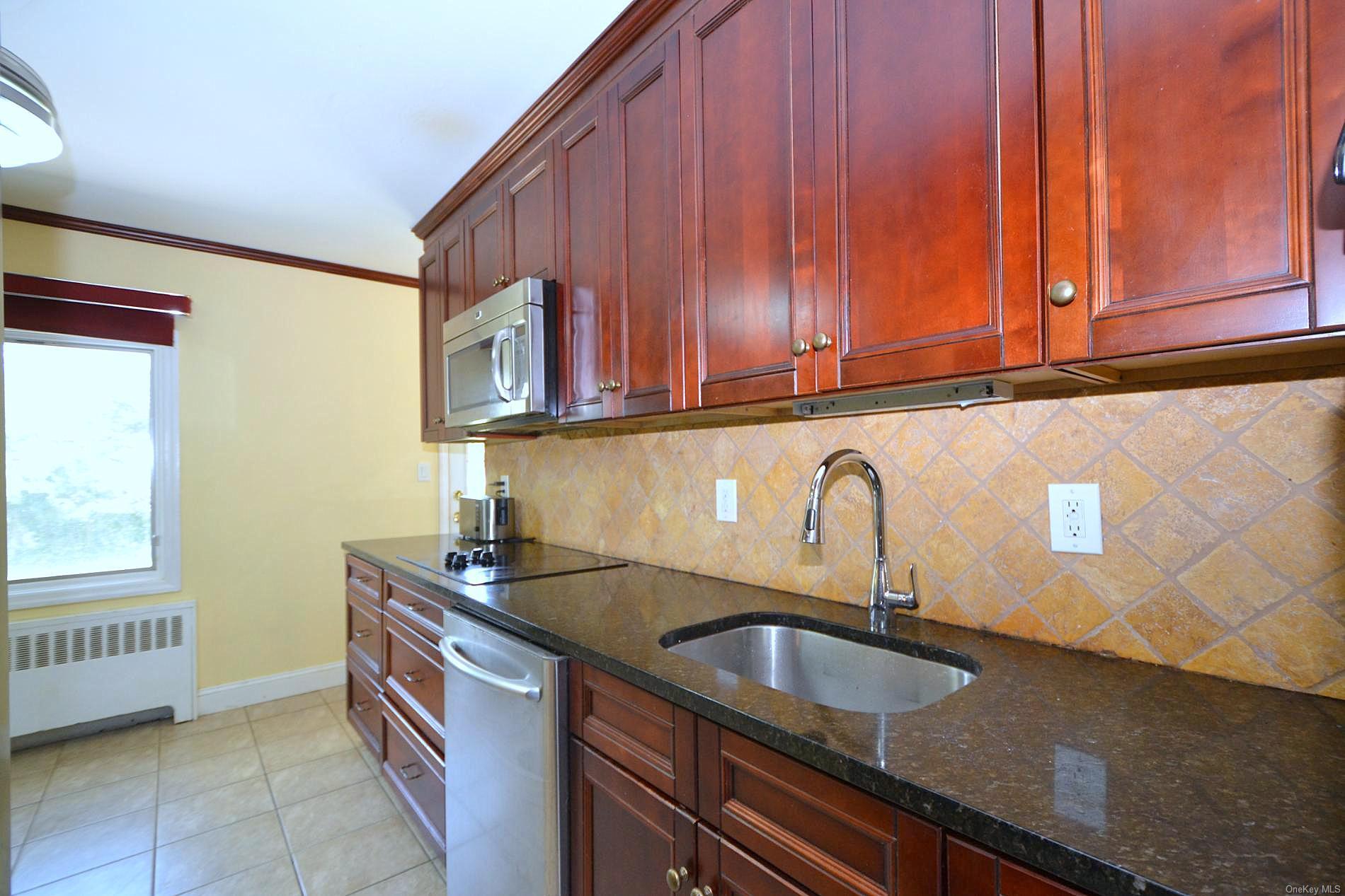Single Family Tanglewood  Suffolk County, NY 11787, MLS-LP1429599-7