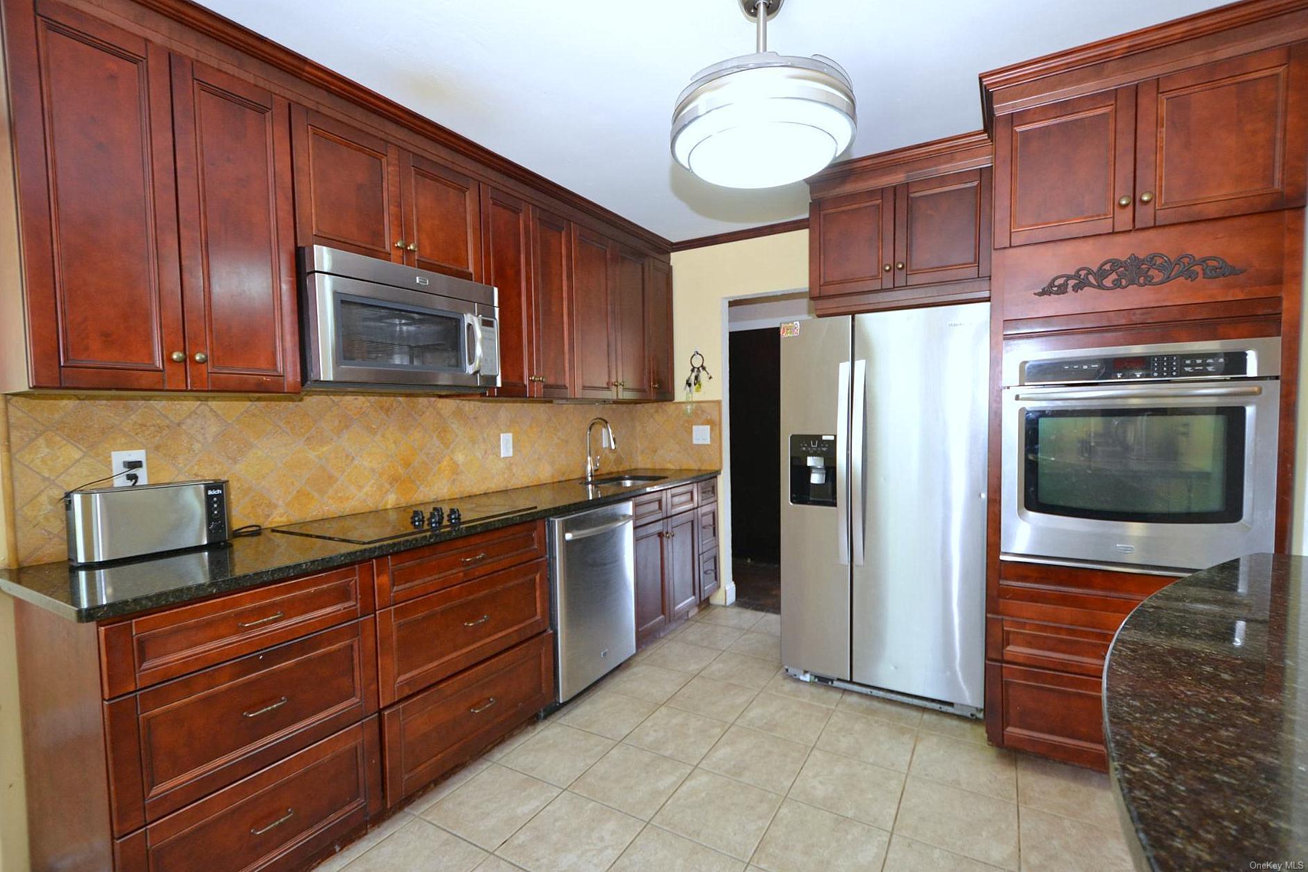 Single Family Tanglewood  Suffolk County, NY 11787, MLS-LP1429599-8