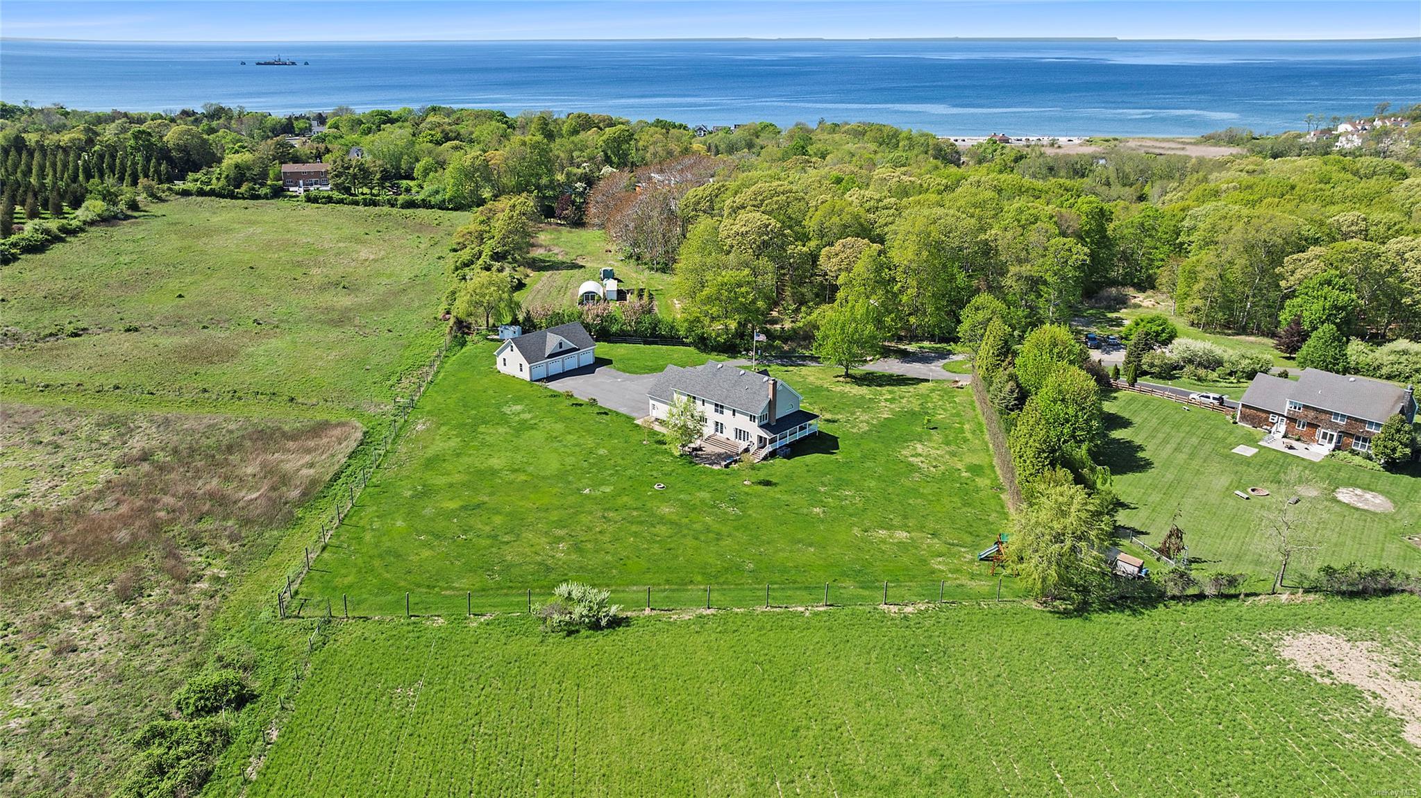 Single Family Pier  Suffolk County, NY 11901, MLS-LP1436222-16