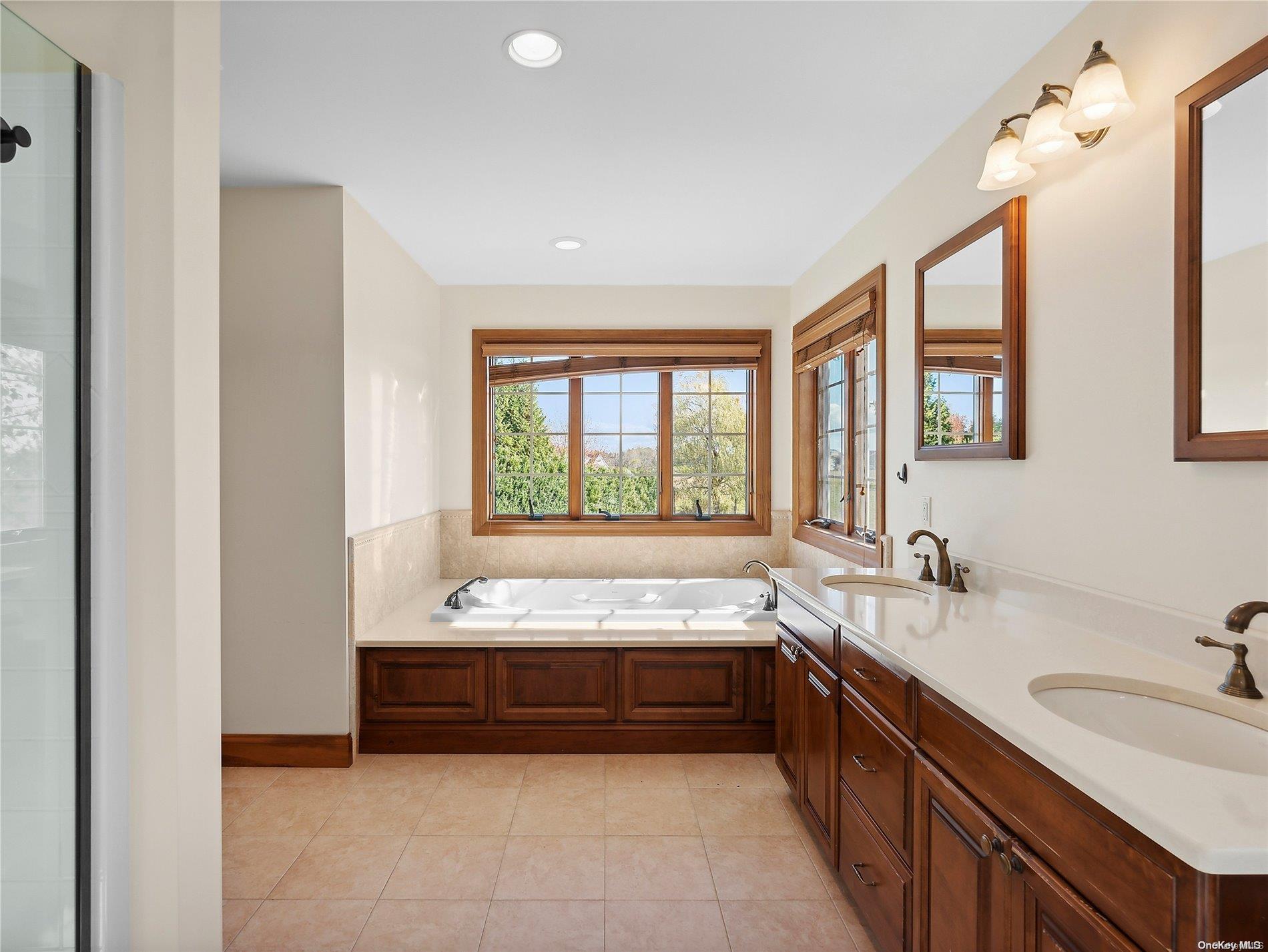 Single Family Pier  Suffolk County, NY 11901, MLS-LP1436222-9