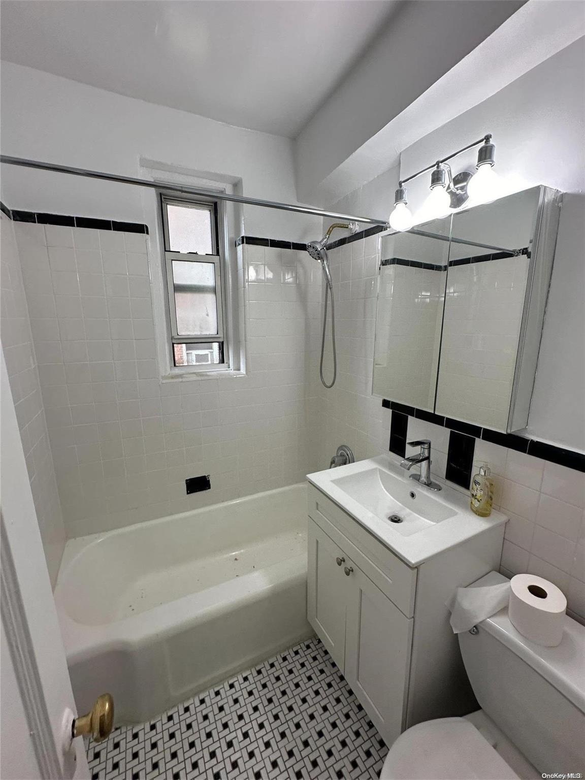 Apartment Saunders  Queens, NY 11374, MLS-LP1437720-12