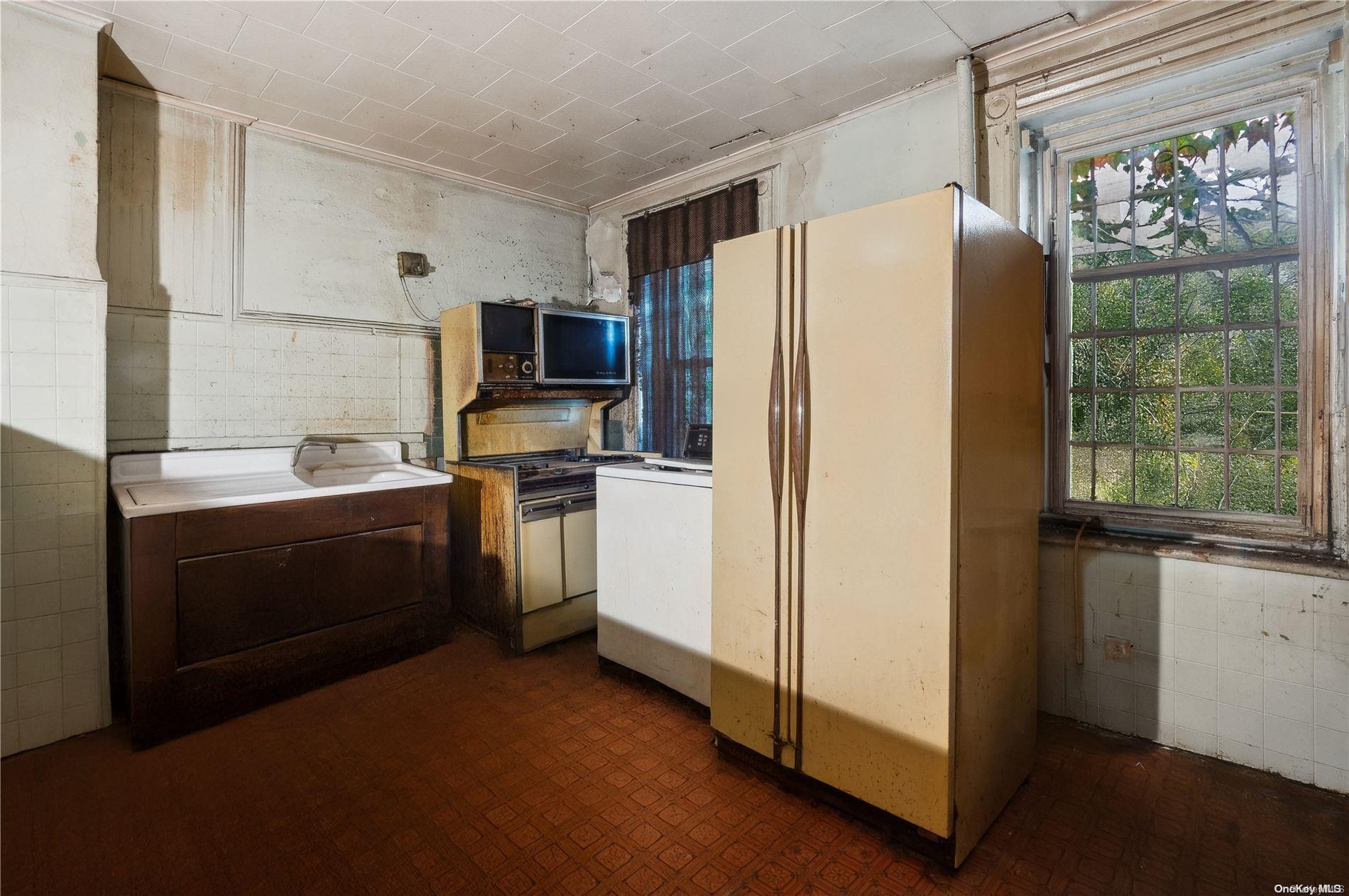 Single Family Cooper  Brooklyn, NY 11207, MLS-LP1438029-12