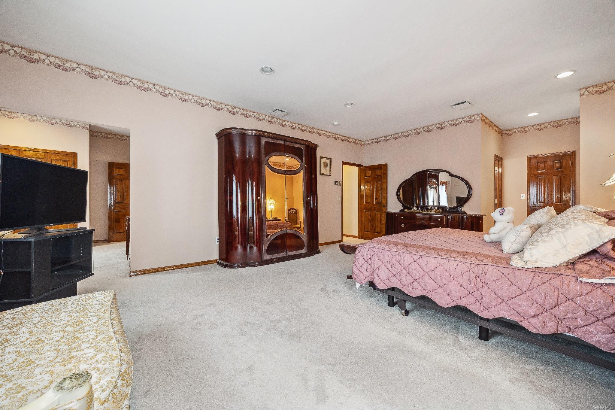 Single Family Heather  Suffolk County, NY 11746, MLS-LP1438367-20