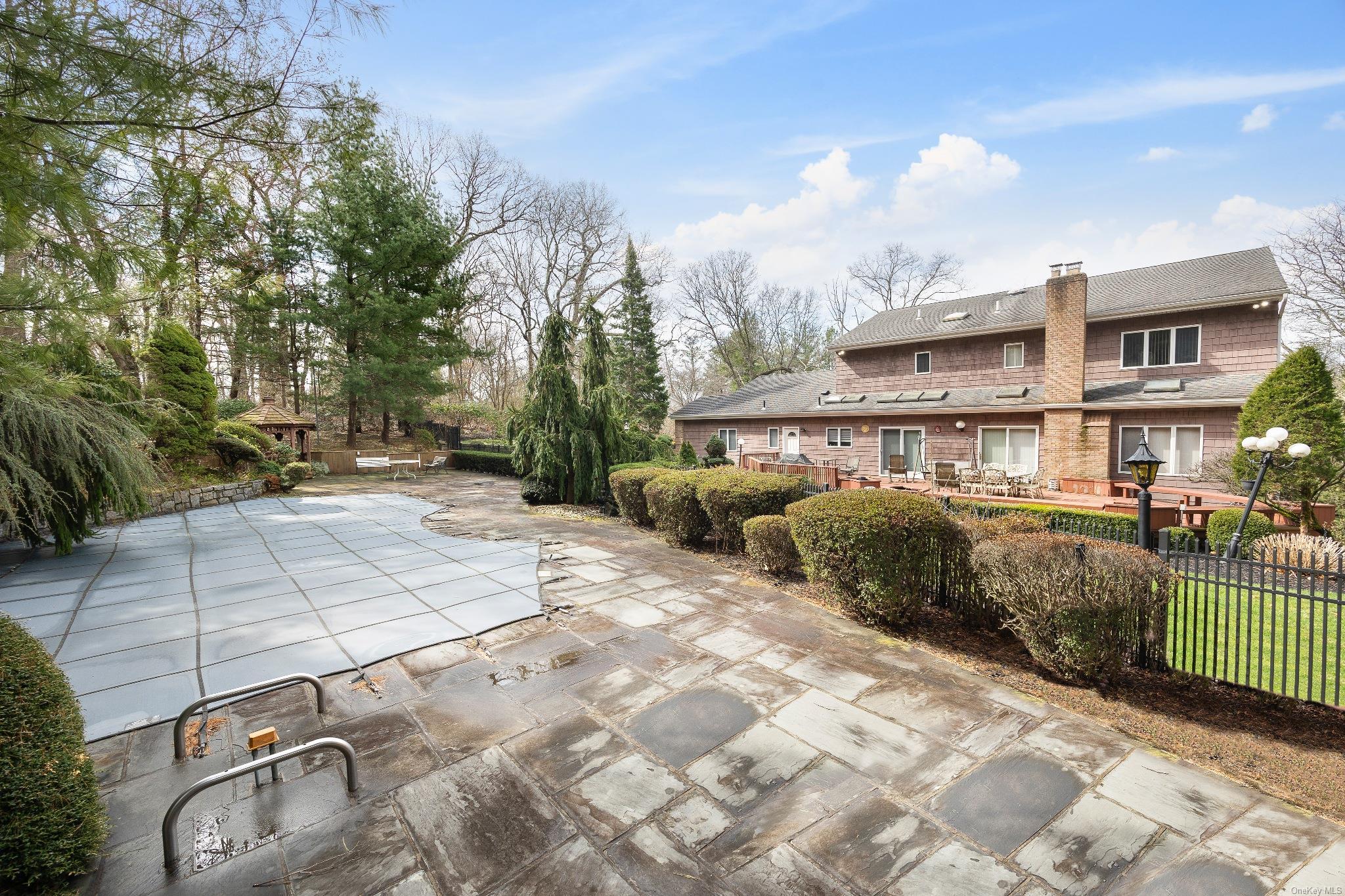 Single Family Heather  Suffolk County, NY 11746, MLS-LP1438367-37