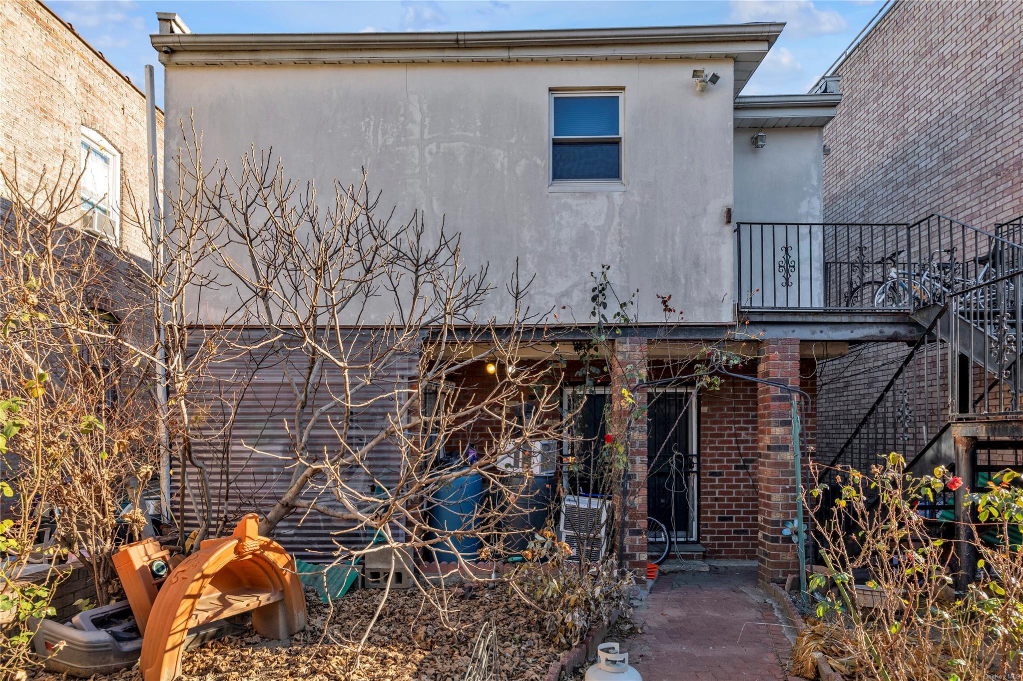 Single Family 104th  Queens, NY 11368, MLS-LP1438516-19