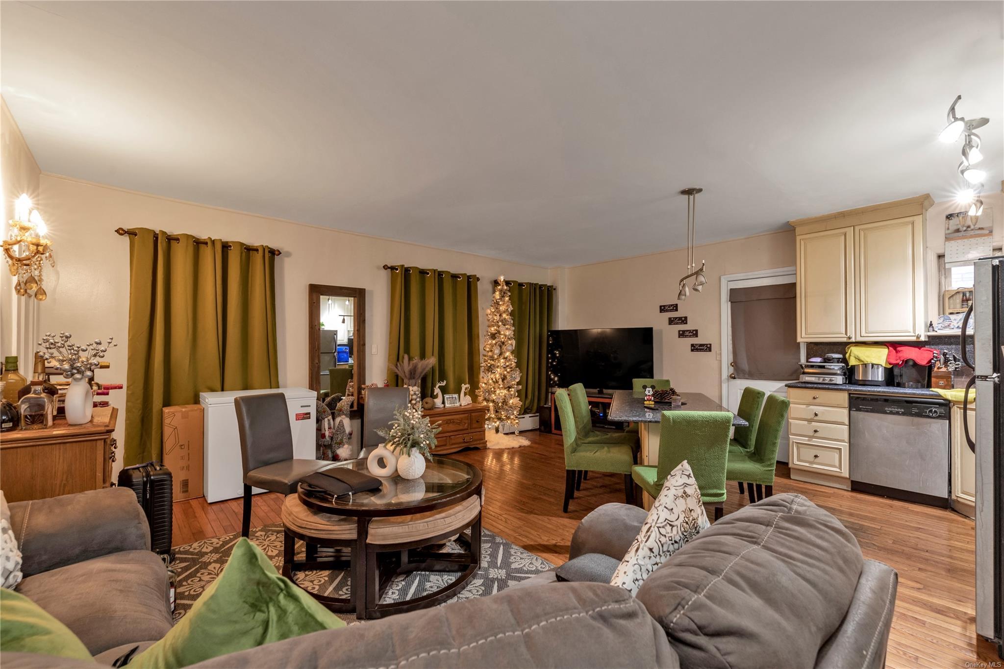 Single Family 104th  Queens, NY 11368, MLS-LP1438516-3