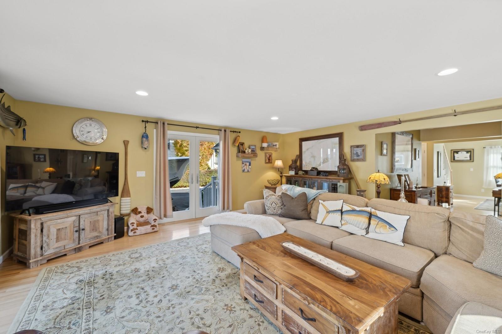 Single Family Peconic Bay  Suffolk County, NY 11947, MLS-LP1439113-13