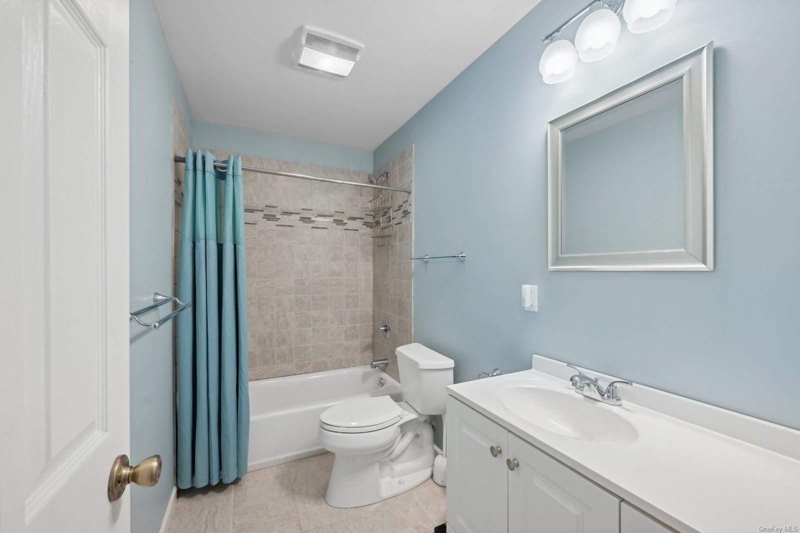 Single Family Peconic Bay  Suffolk County, NY 11947, MLS-LP1439113-18