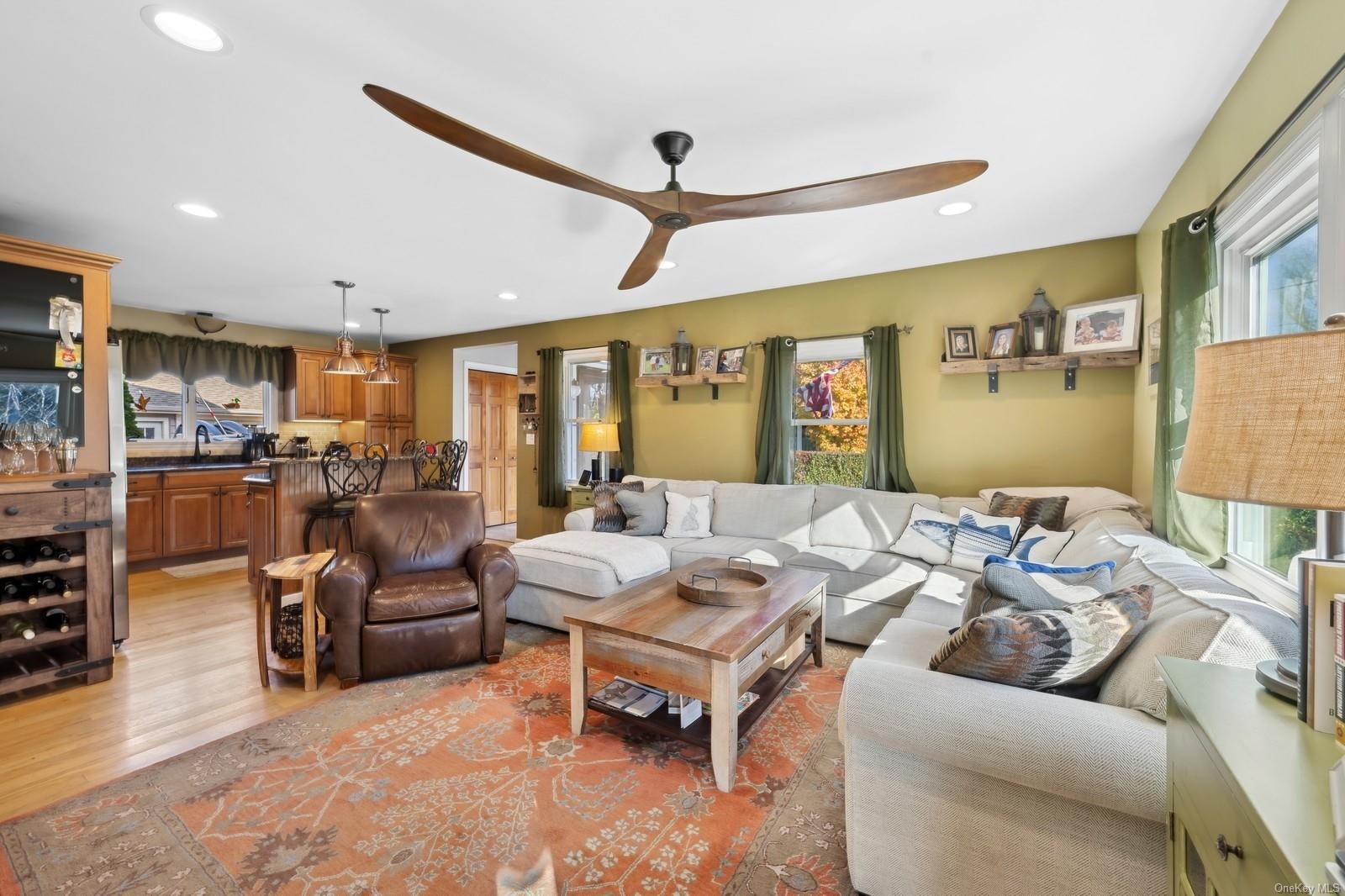 Single Family Peconic Bay  Suffolk County, NY 11947, MLS-LP1439113-6
