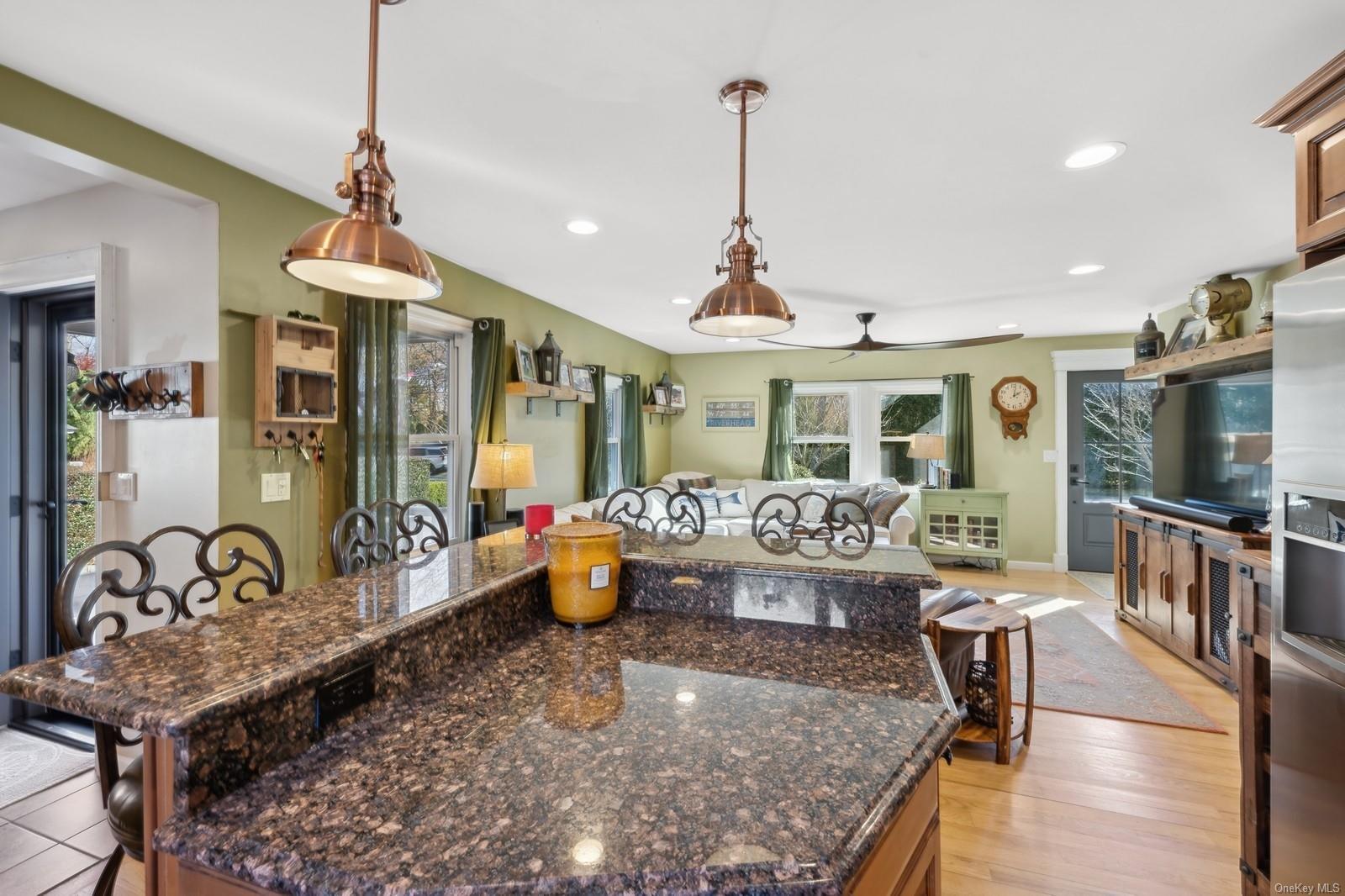 Single Family Peconic Bay  Suffolk County, NY 11947, MLS-LP1439113-8