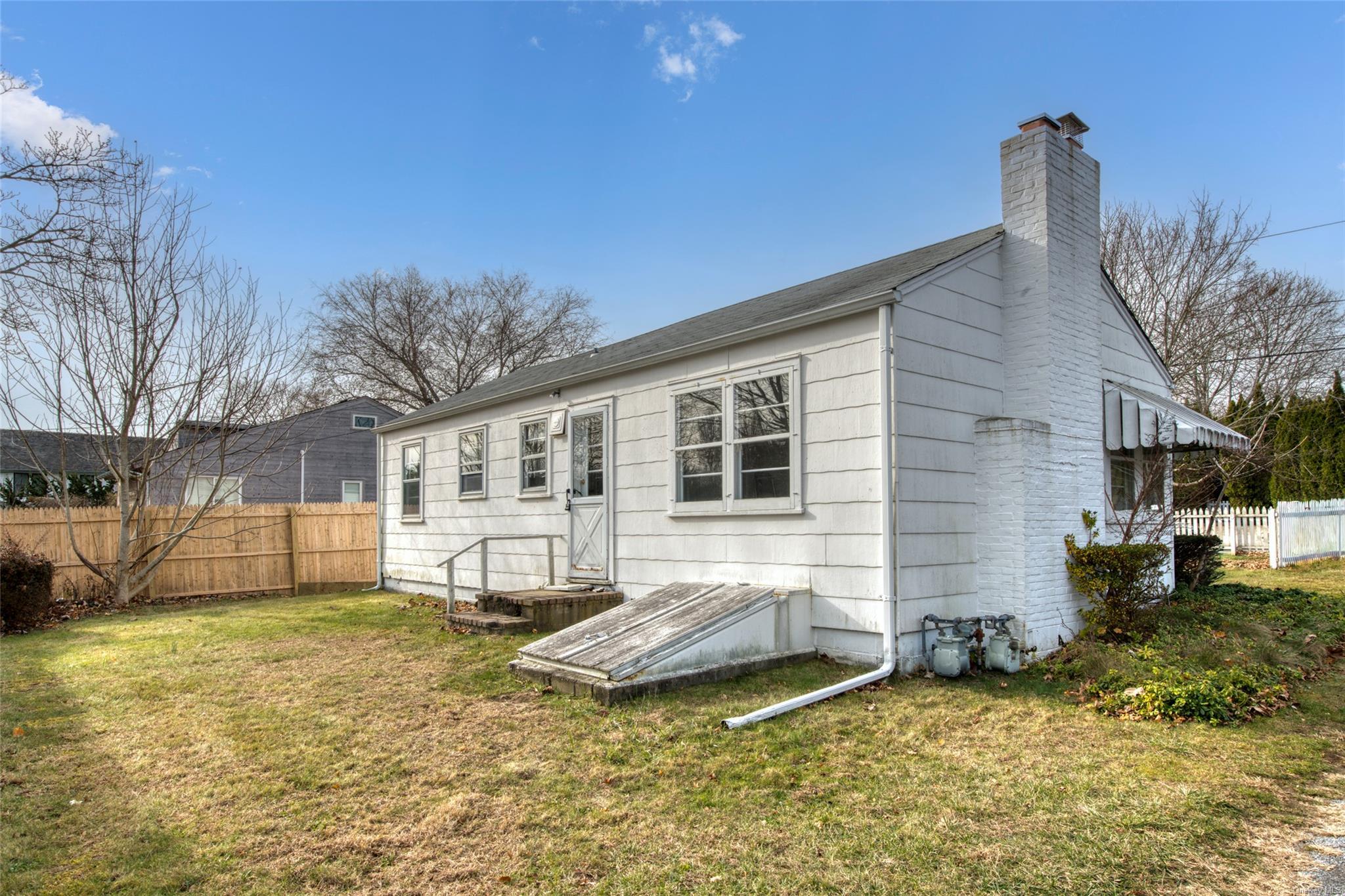 Single Family Miller  Suffolk County, NY 11937, MLS-LP1439326-11
