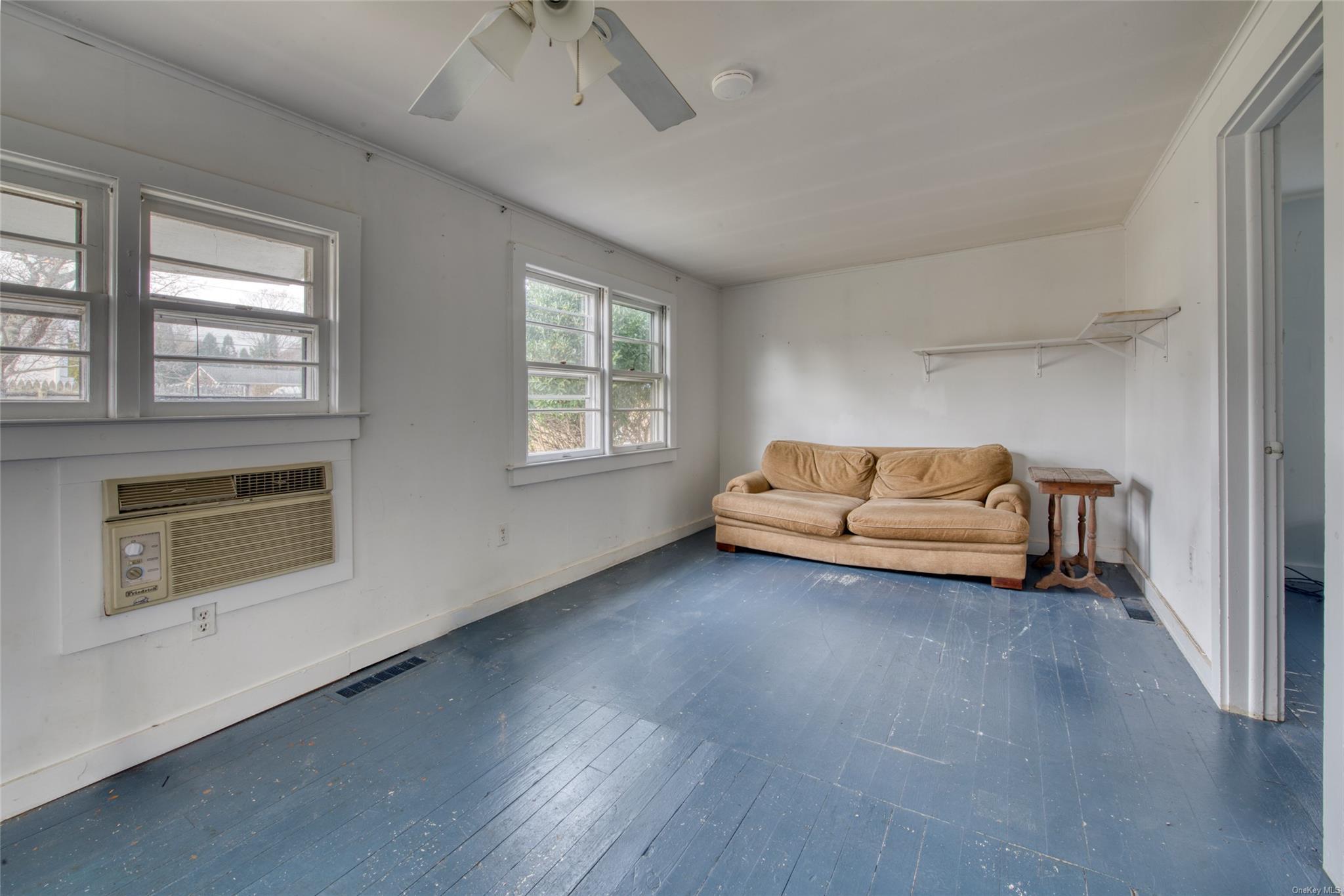 Single Family Miller  Suffolk County, NY 11937, MLS-LP1439326-13
