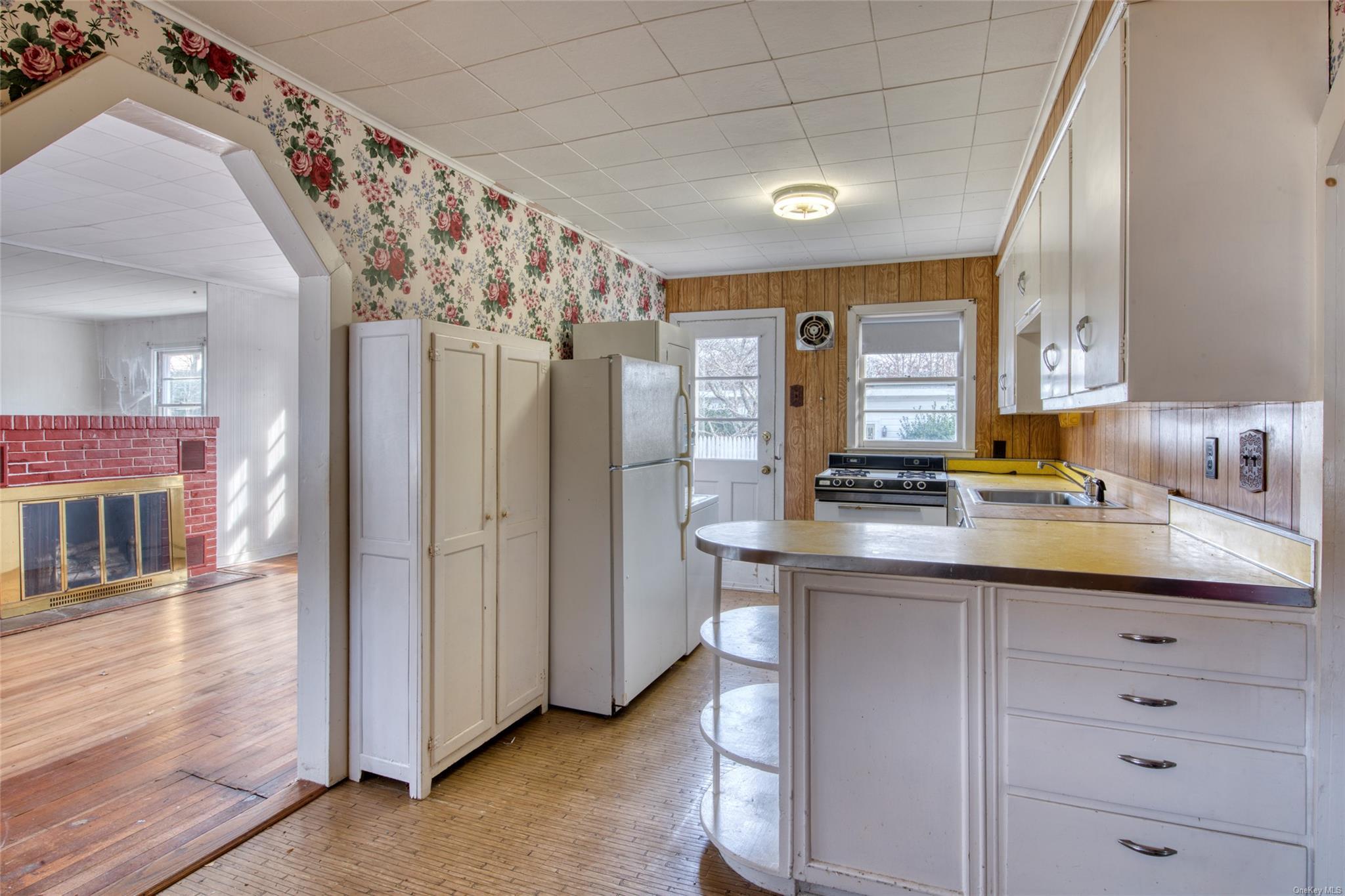 Single Family Miller  Suffolk County, NY 11937, MLS-LP1439326-3