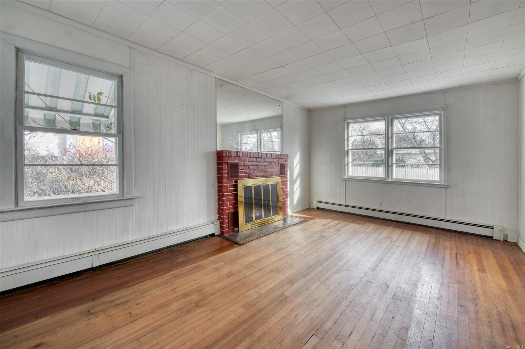 Single Family Miller  Suffolk County, NY 11937, MLS-LP1439326-6