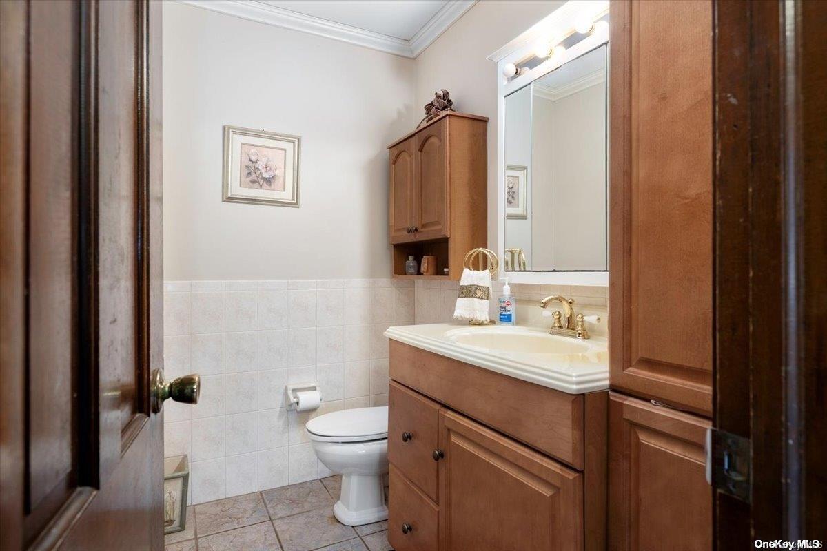 Single Family Wilderness  Rd  Suffolk County, NY 11780, MLS-LP1439434-18