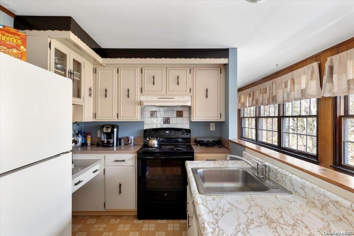 Single Family Wilderness  Rd  Suffolk County, NY 11780, MLS-LP1439434-21