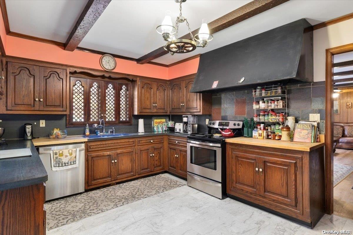 Single Family Wilderness  Rd  Suffolk County, NY 11780, MLS-LP1439434-5